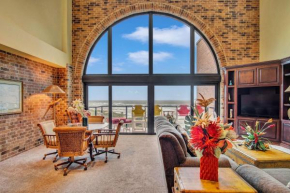 Elegance on the open water Beautiful Split Level Penthouse has Panoramic Vews of the Gulf Coast